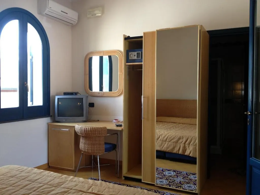 Hotel Aura Vulcano   Vulcano (Isola)